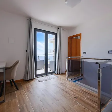 度假居 Carmelita House 1 *