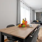 Carmelita House 1 *