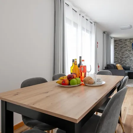 Carmelita House 1 *